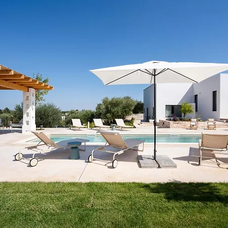 Vila Monti - Elegant With Pool In Itria Valley