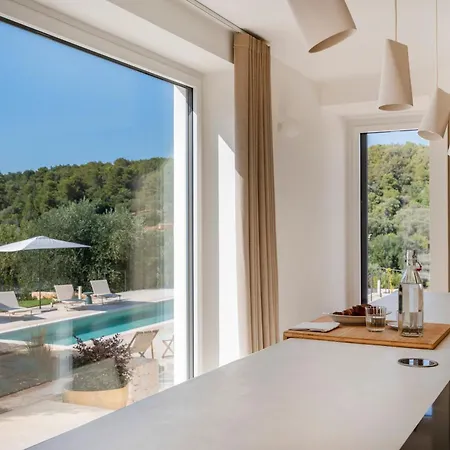Villa Monti - Elegant With Pool In Itria Valley