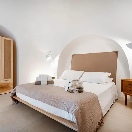 Villa Monti - Elegant With Pool In Itria Valley